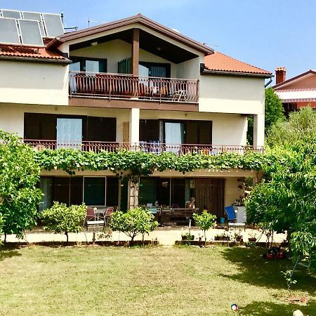 Apartments Markelj Lovrečica Eksteriør bilde